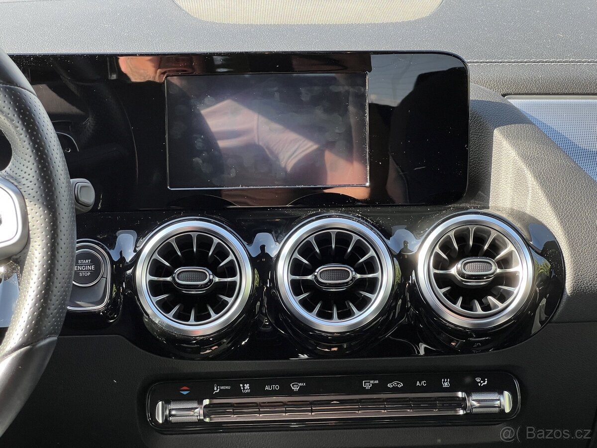 MERCEDES BENZ B250e AMG - 16