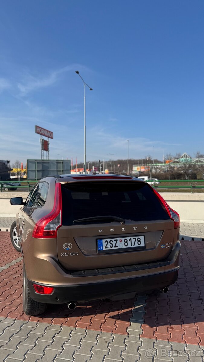 VOLVO XC 60 r. 2009 - 16