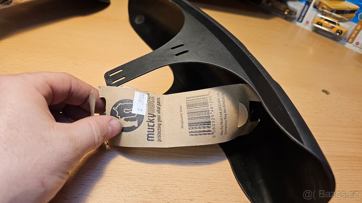 Doplňky ke kolu - helma, lahve - 16