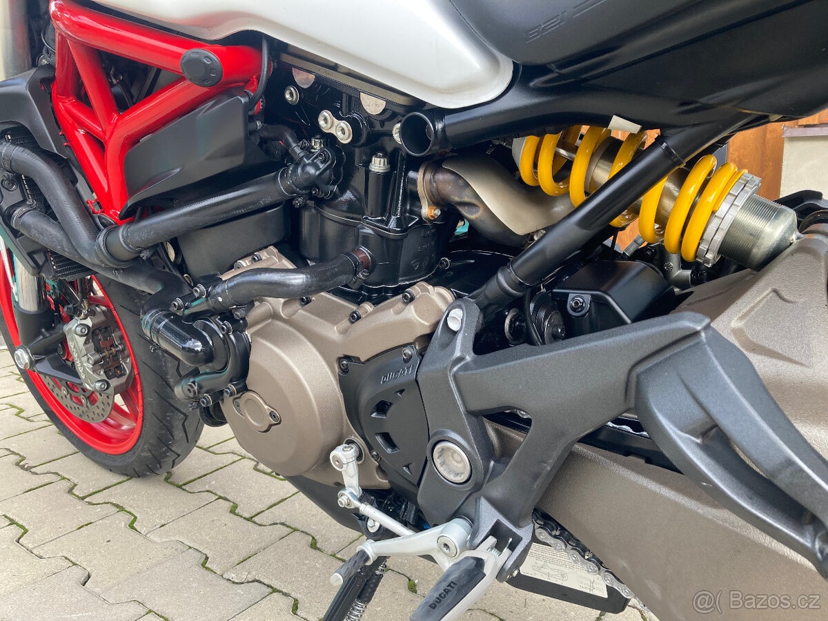 Ducati Monster 821 - 16
