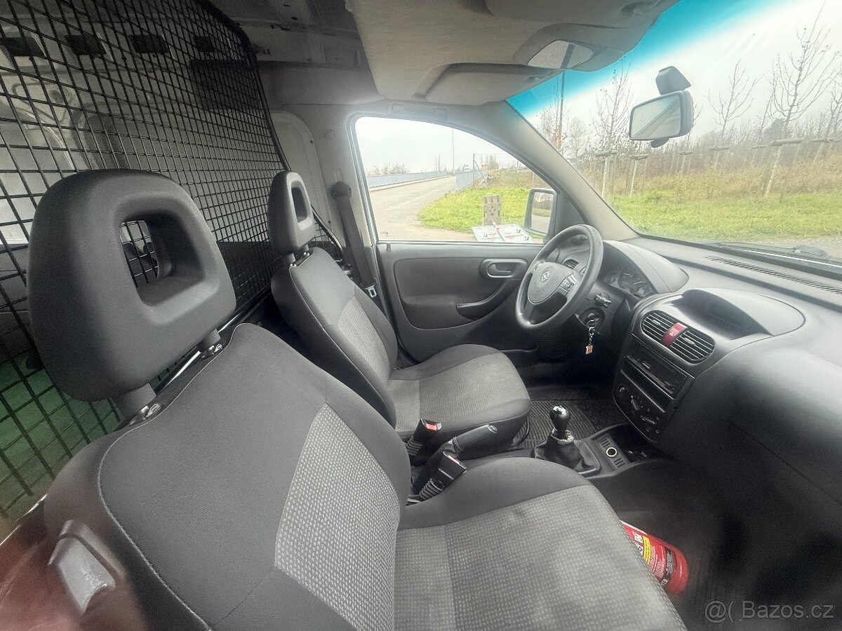 Opel Combo 1,3 CDTI PO ROZVODECH STK 11/2027 - 16