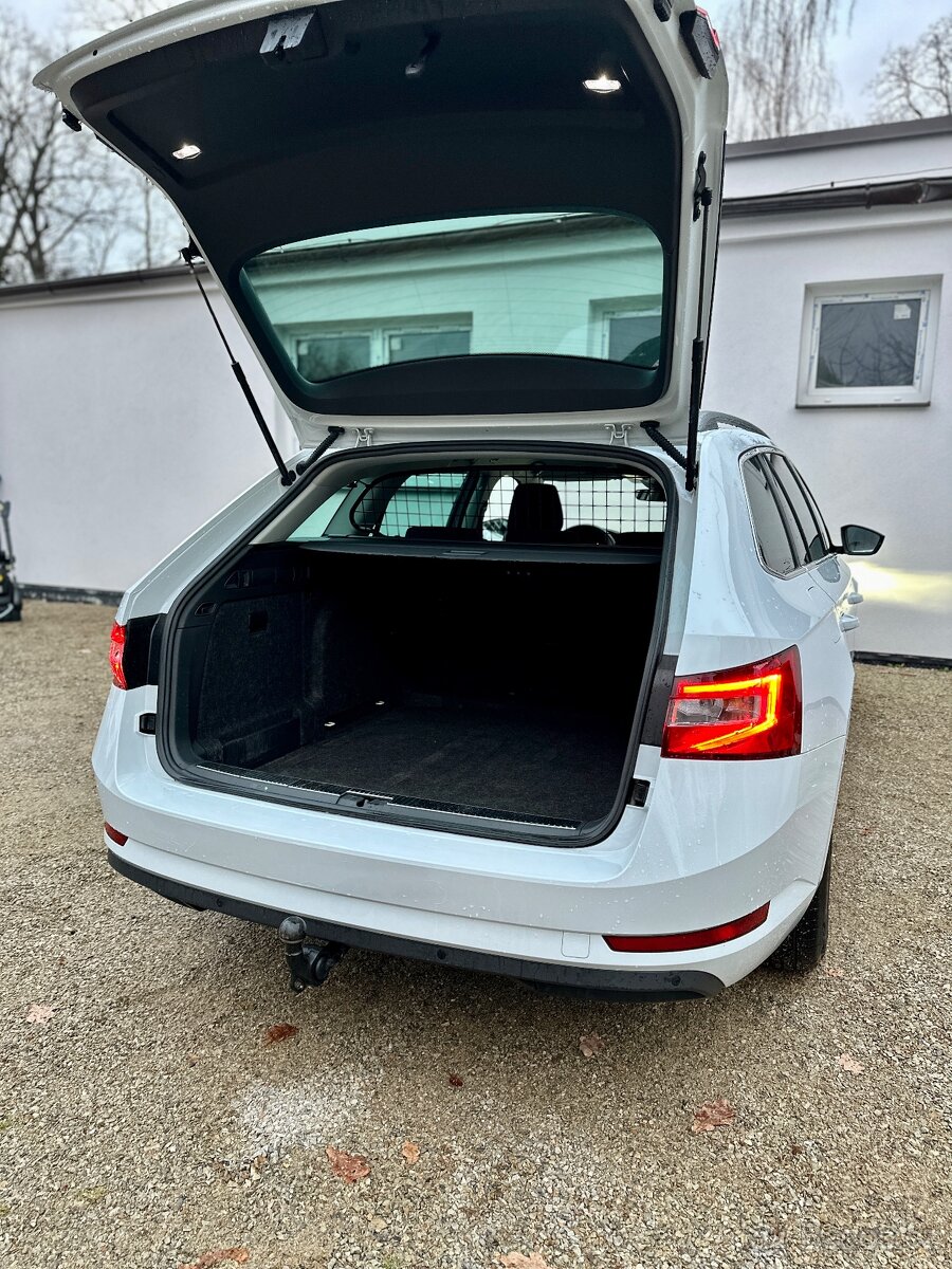 Škoda Superb 3 2023 2.0 TDi 110kW Webasto/Tažné/ACC - 16