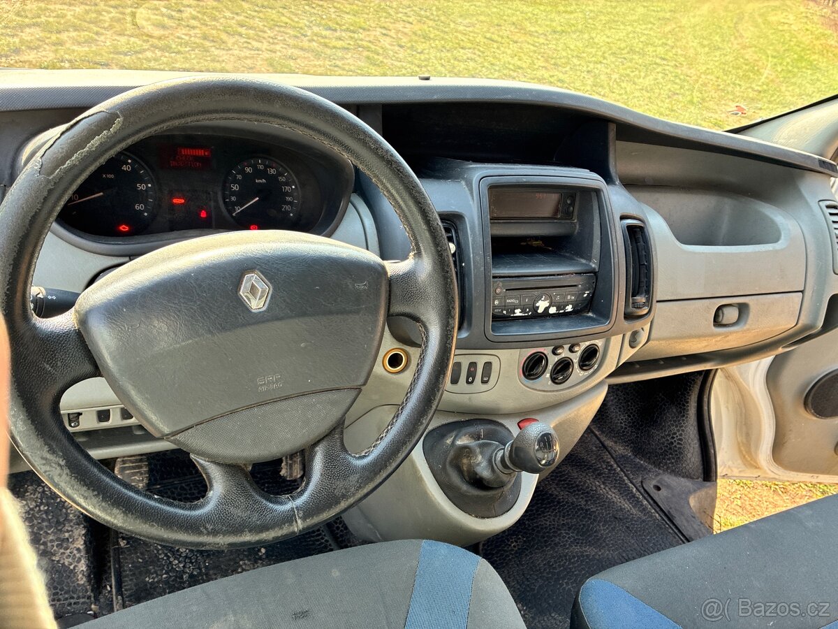 Renault Trafic 2011 - 16