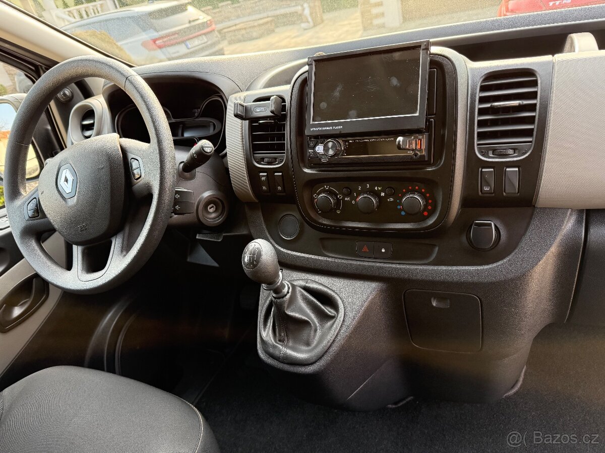 Renault Trafic 8-miestny | r. 2014 (model 2015) | TOP stav | - 16