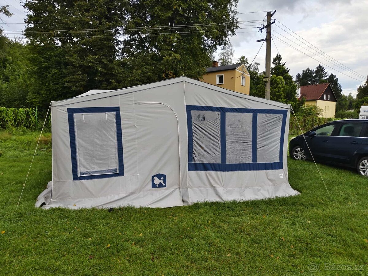 karavan obytný přívěs LMC LUXUS FAVORIT - 16