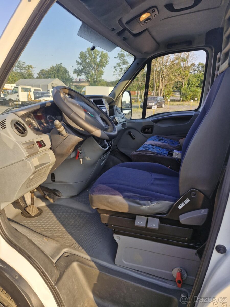 Kontejnerové Iveco daily 3,5 t - řidičský průkaz B - 16