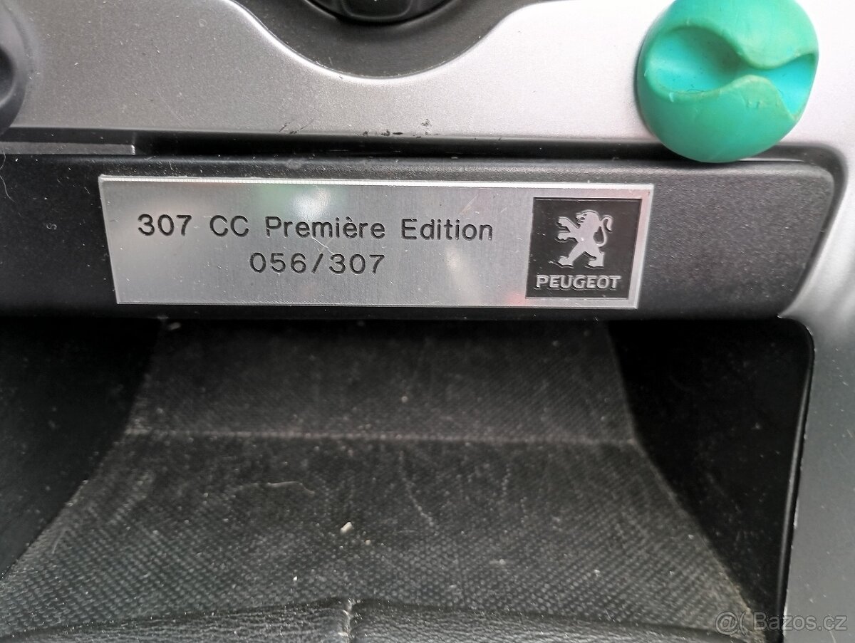 Peugeot 307CC se stahovací střechou - 16