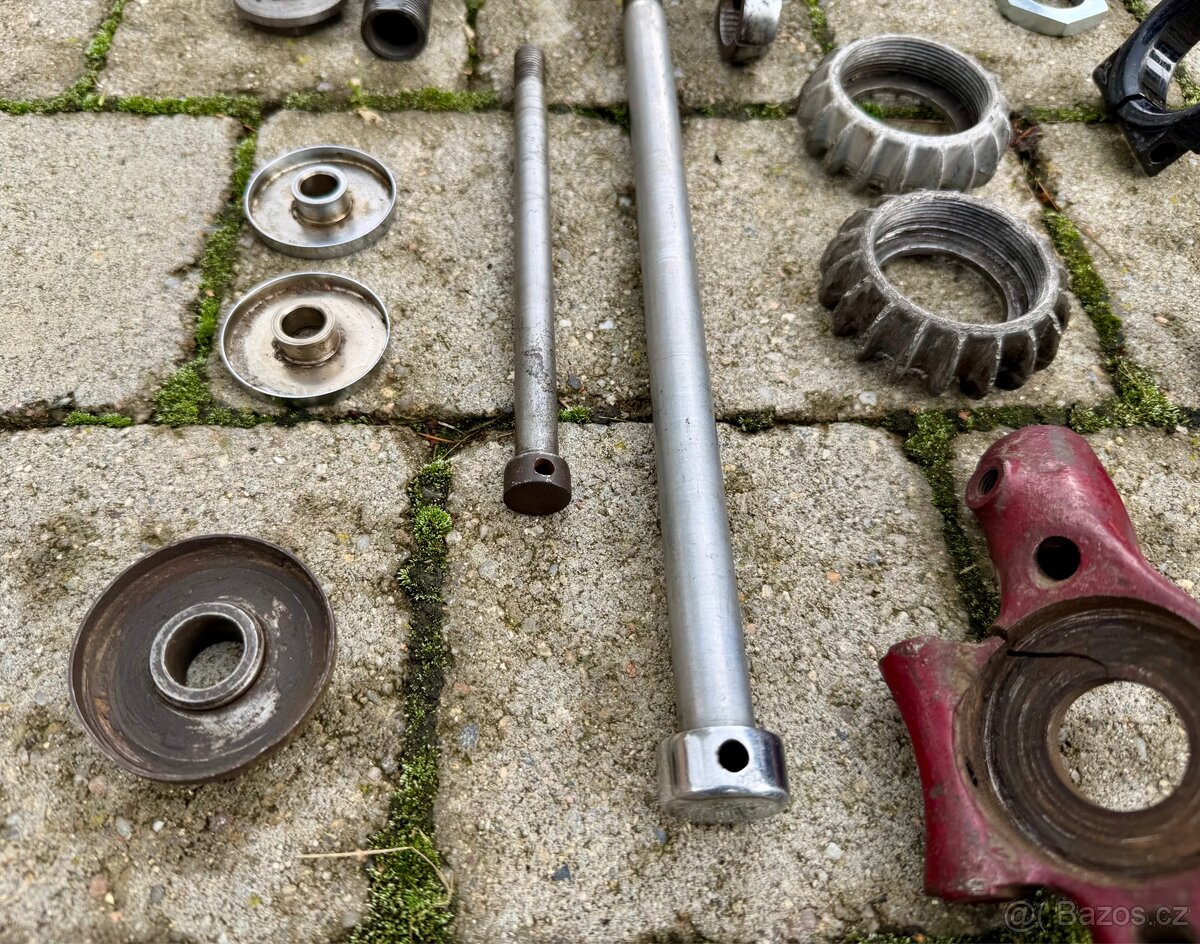 Jawa pérák, kývačka, Ogar - díly - 16