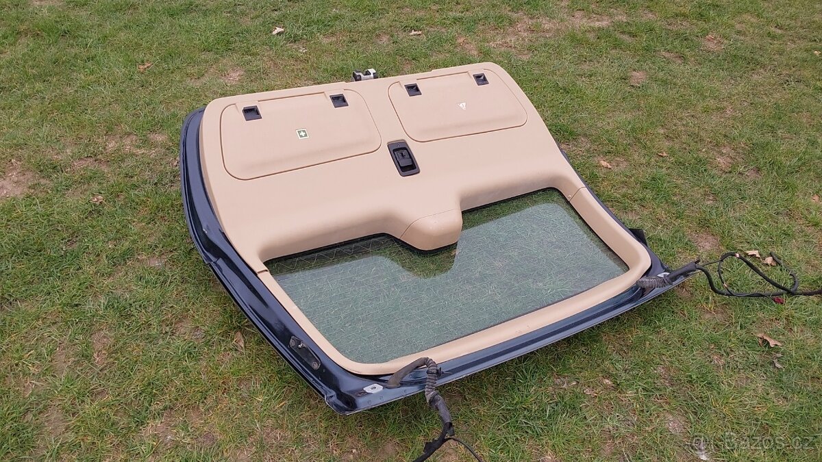 Mercedes ML - Dveře kufru černé - 16