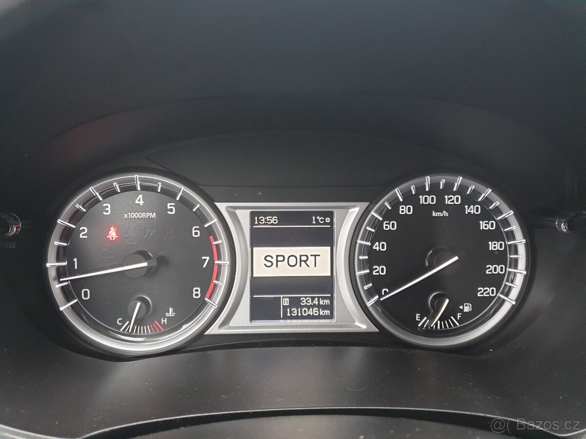 Suzuki Vitara 4x4 1.6i 88KW NAVI KAMERA Servis SUZUKI - 16