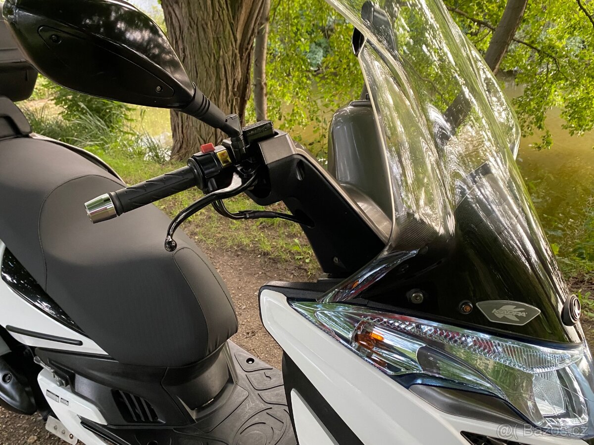 Kymco Grand Dink 300i - 16