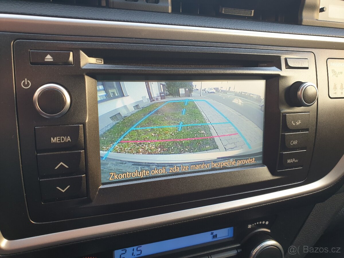 TOYOTA AURIS kombi 1,6i 97KW KAMERA 8xKOLA - 16