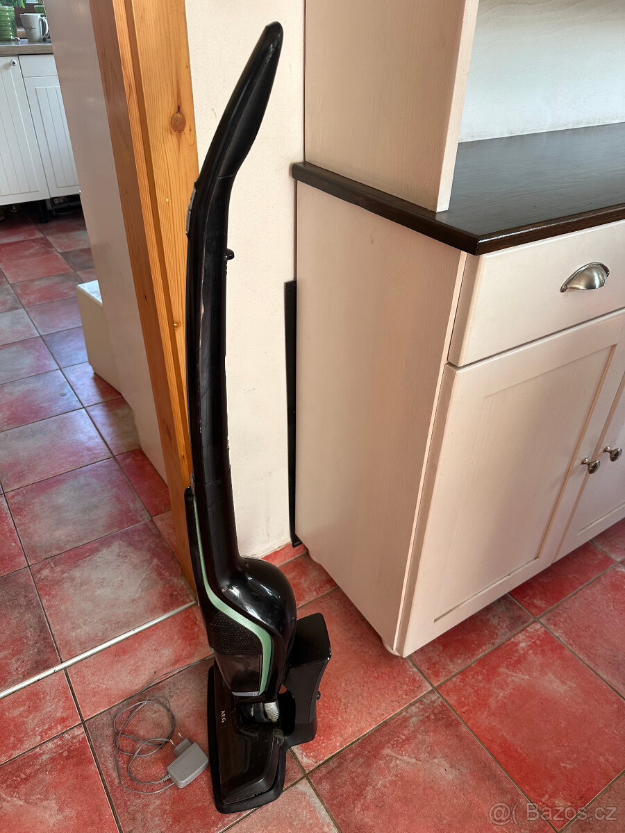 Bezsáčkový vysavač AEG CX7 - 16