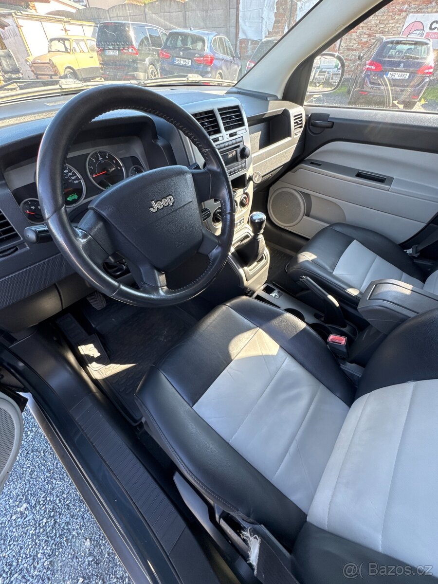 Jeep Compass 2.0 CRDi 4x4 103kW LIMITED - 16