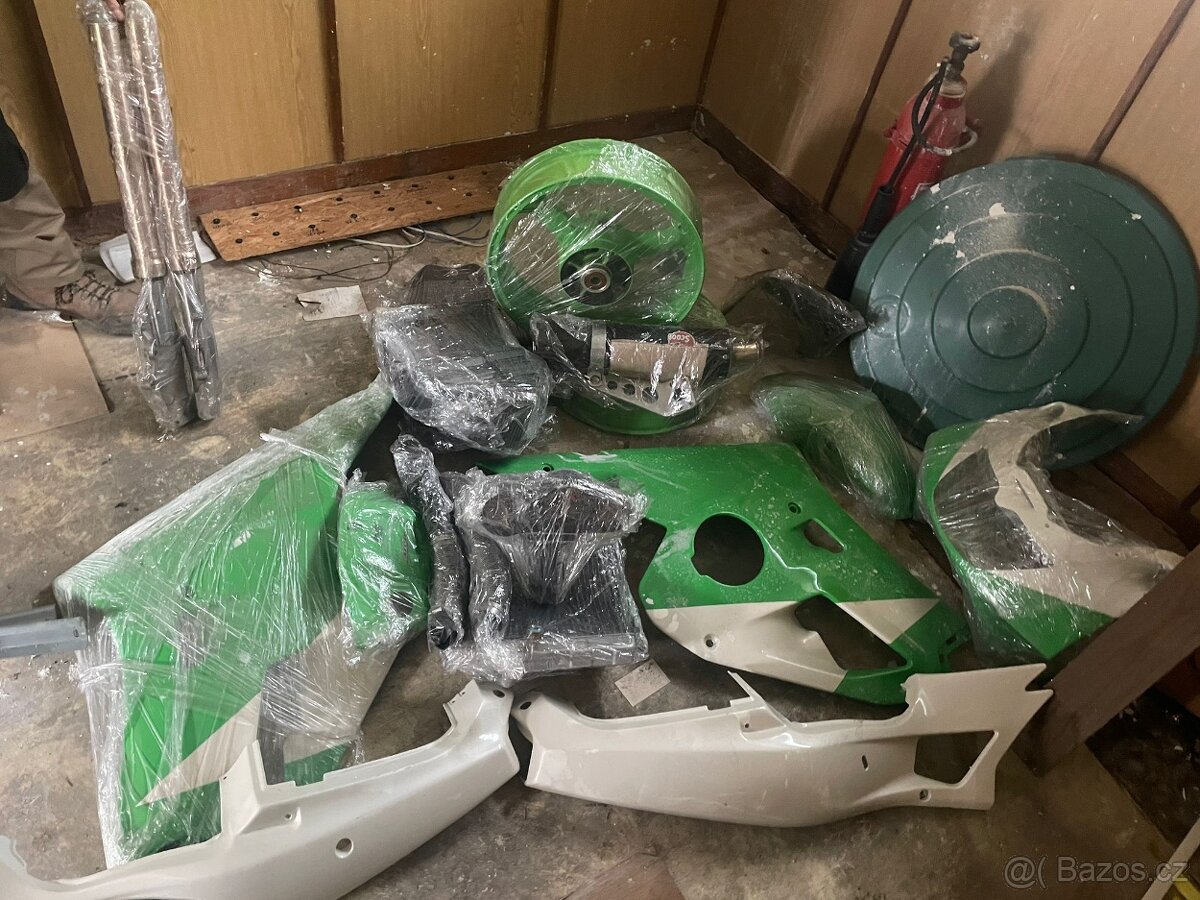 Kawasaki ZXR 400 1999 - 16