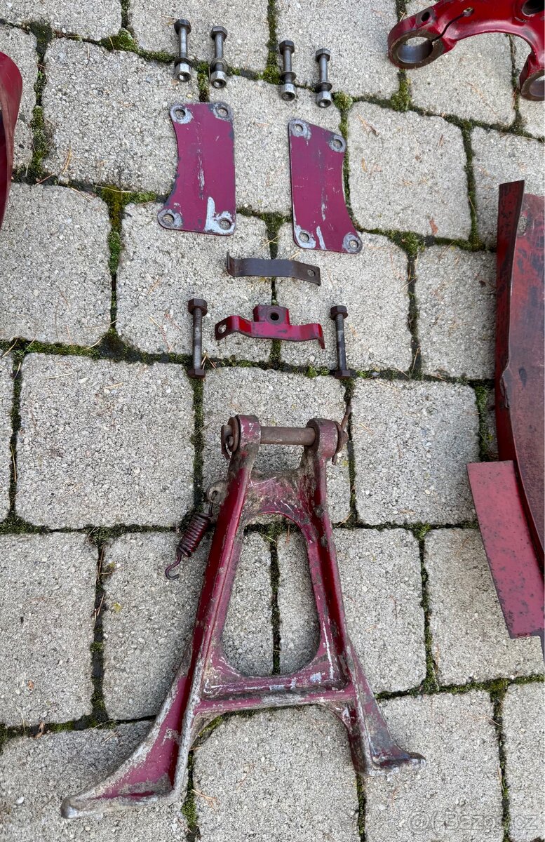 Jawa ČZ 250 350 kyvacka - dily - 16