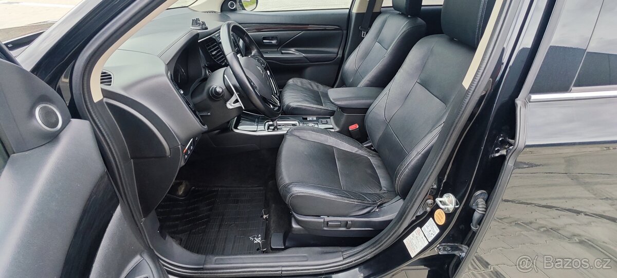 Mitsubishi Outlander 2.2DI-D automat - 16