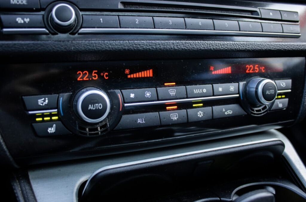 BMW 535d, 220kW (2012) - 16