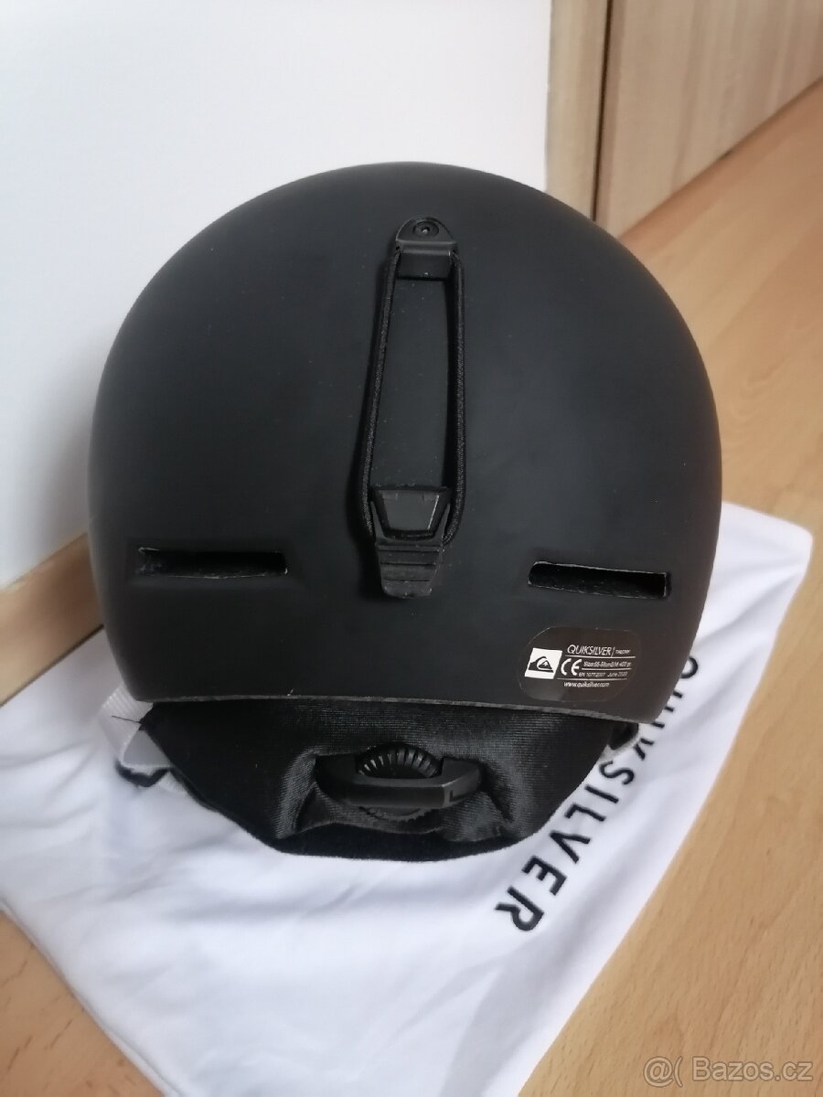 Snowboard Burton, SNB boty, Quiksilver helma - 16