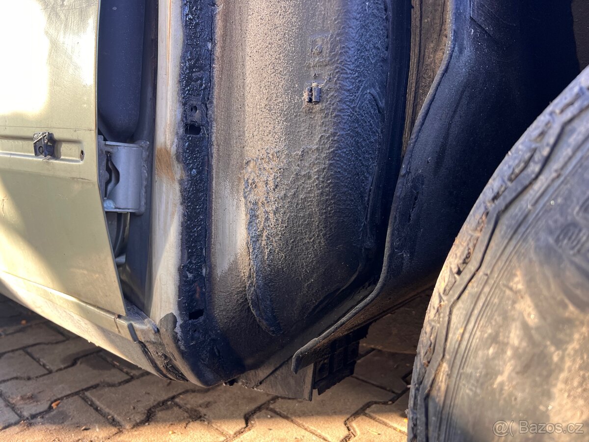 BMW E23 karoserie na kolech + díly - 16