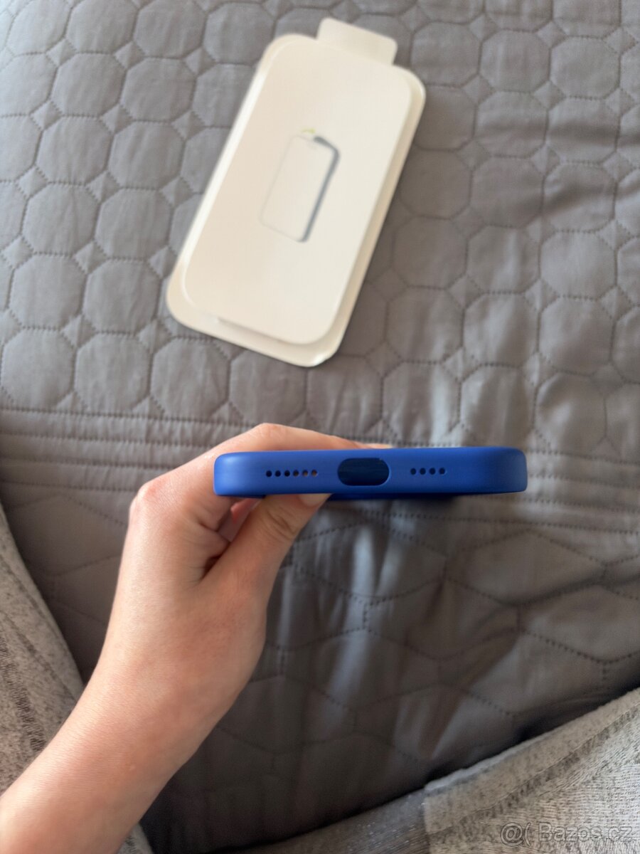 MagSafe kryty na iPhone 16 Plus - 16