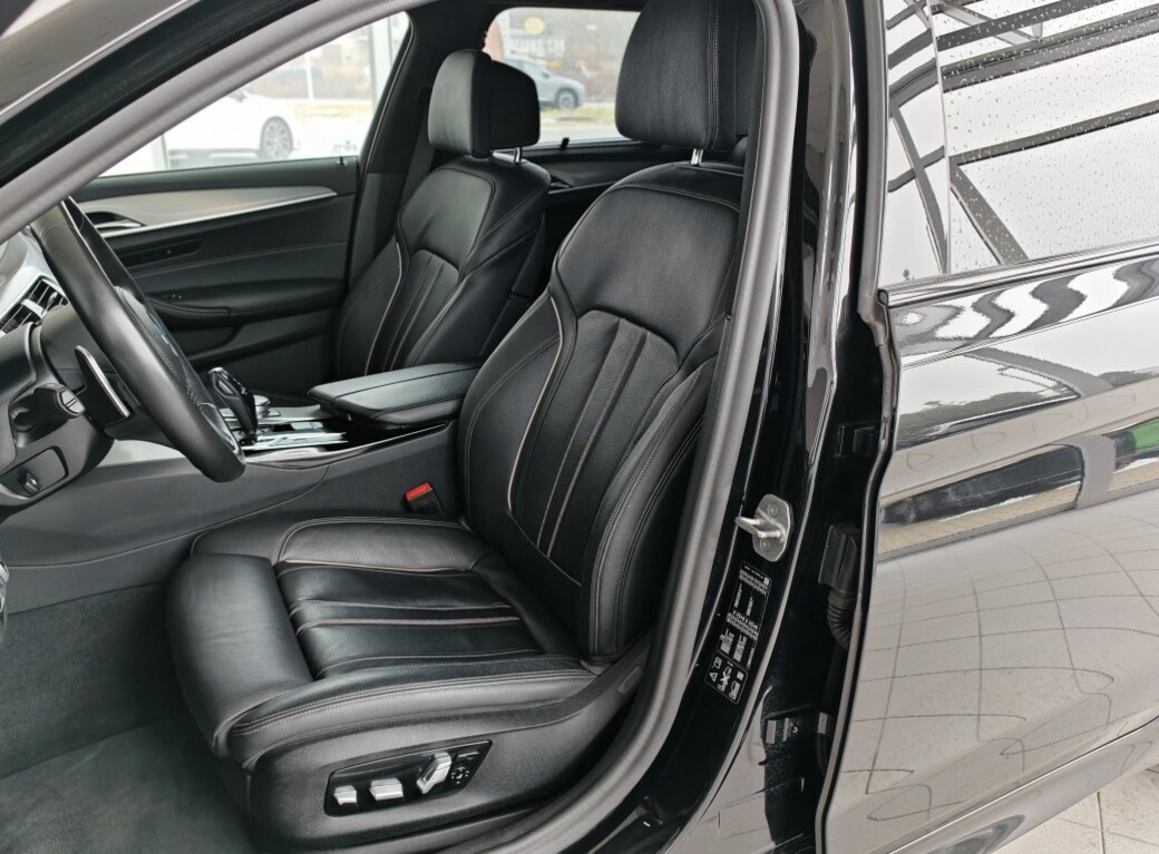 BMW Rad 5 Touring 530i xDrive A/T - 16