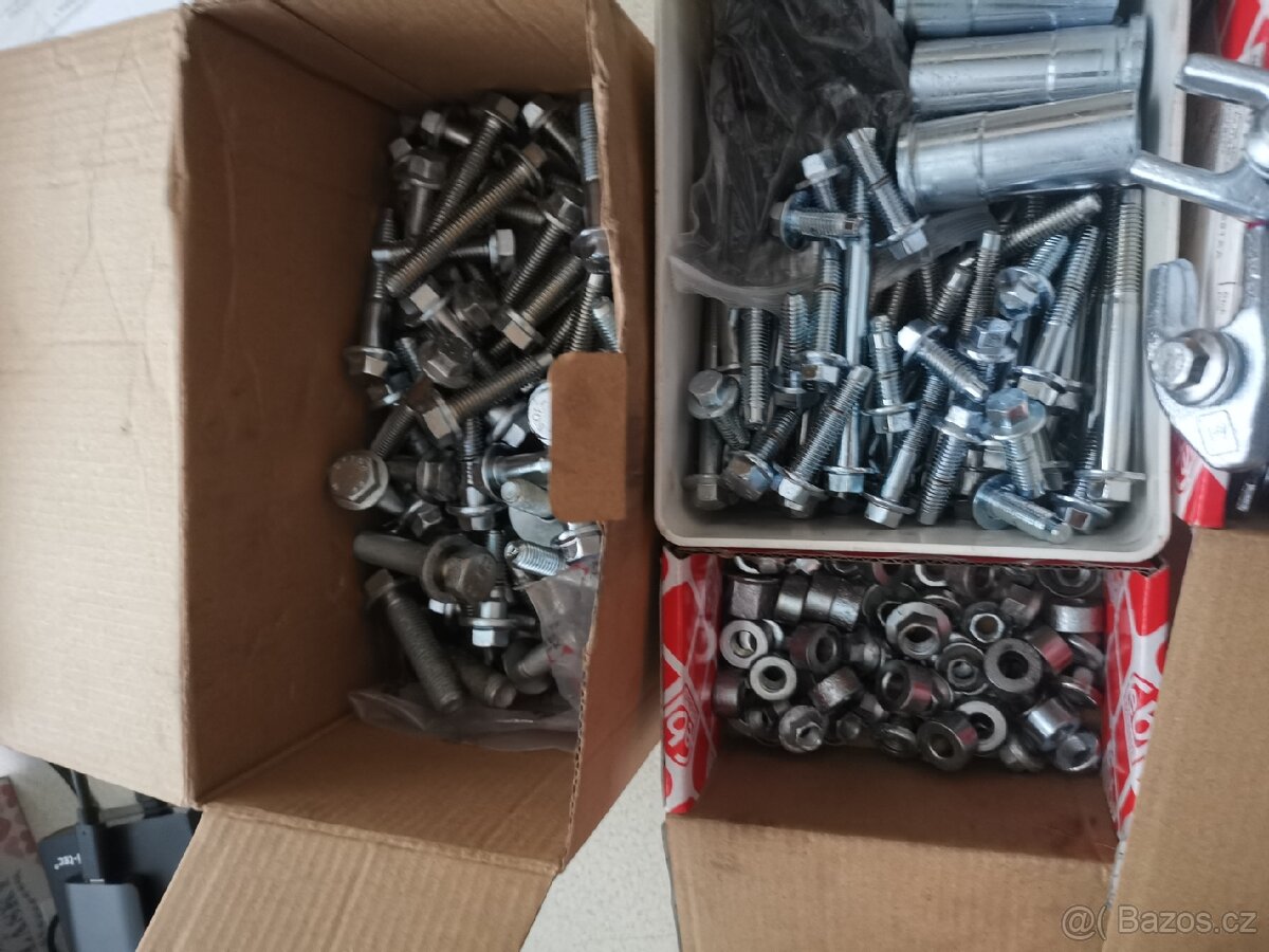 Opel vivaro, 2,0dci, 84kw, 9 míst - 16