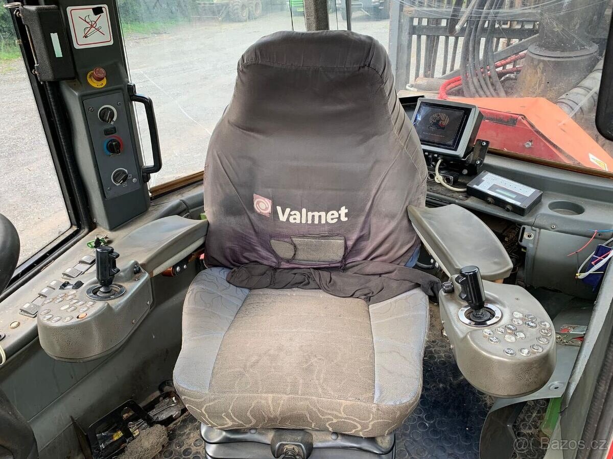 Vyvážečka VALMET 860.3. - 16