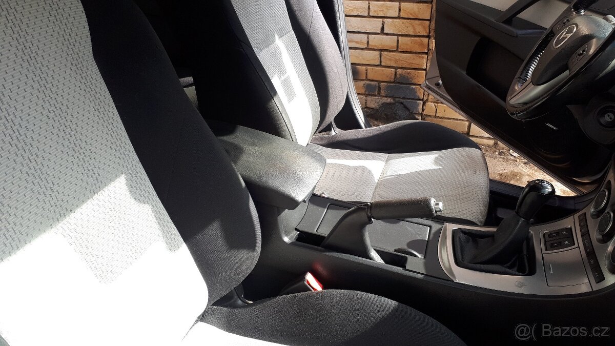 Mazda 3 1.6i, 77kw, 2009, facelift, nová STK - 16