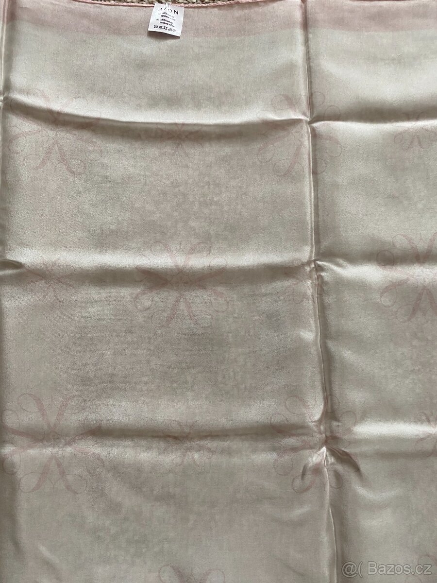 Nový dámský šátek Avon z hedvábí - decentní vzor, orig. bal. - 16