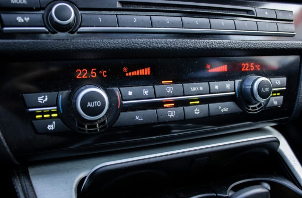 BMW 535d, 220kW (2012) - 16