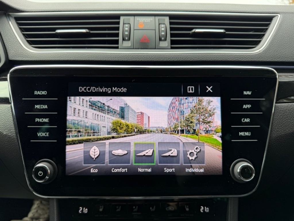 Škoda Superb 2.0 TSI DSG L&K 4x4,CZ - 16