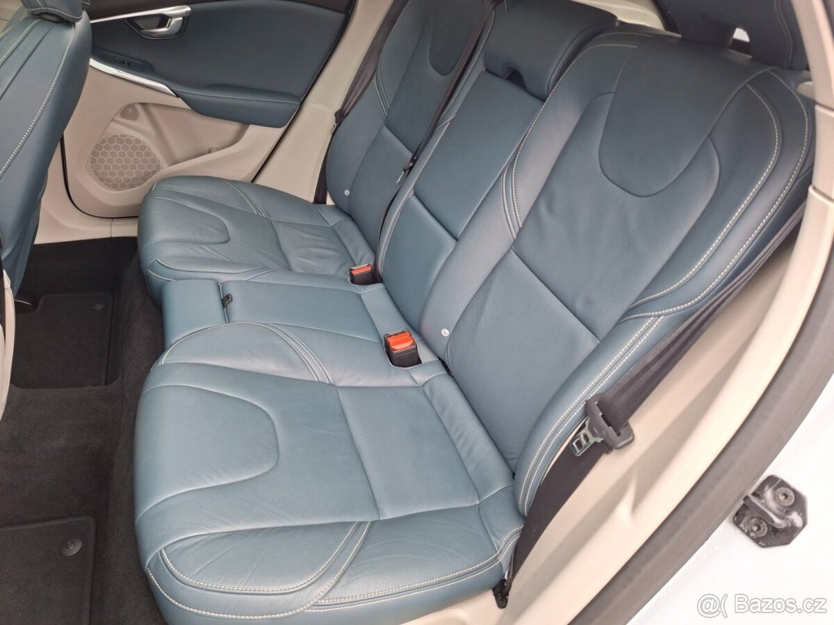 VOLVO V40 2.0D3 110kW AUT -1.MAJITEL - 16