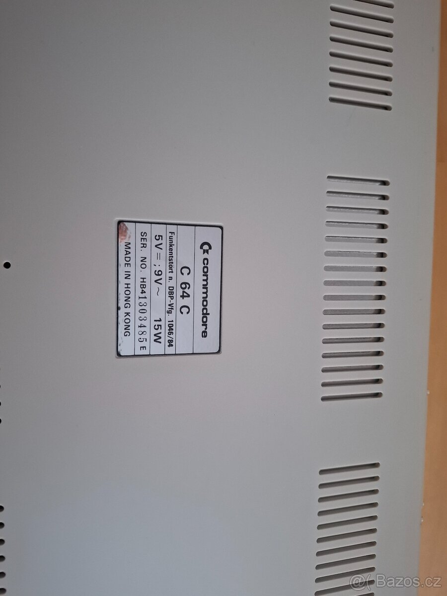 Commodore C64 C + originiál příslušenství - 16