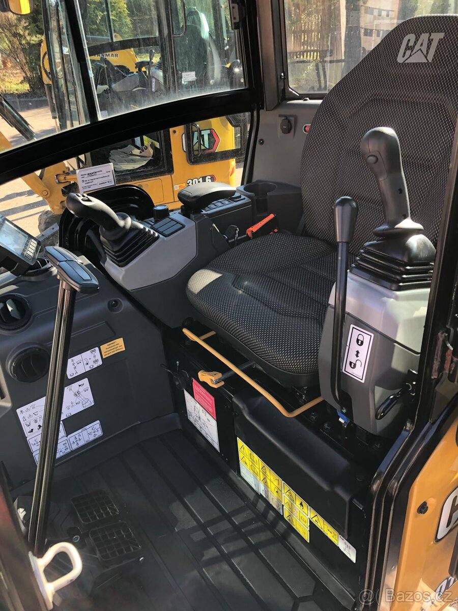 Caterpillar CAT 301.6 - 16