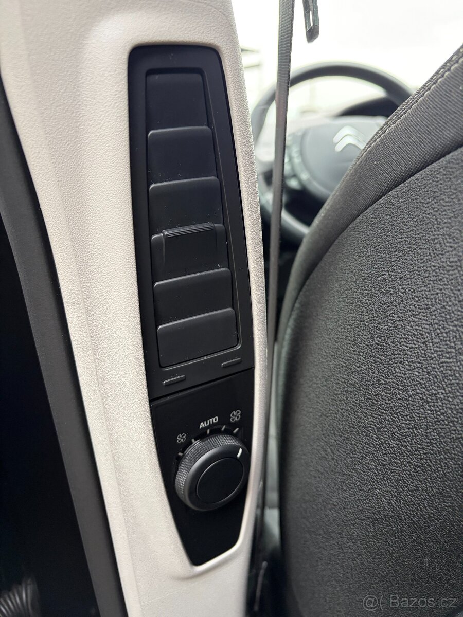 Citroën C4 Picasso 1.6 HDI 82KW, Po 1. Maj., Tažné, Výhřev - 16