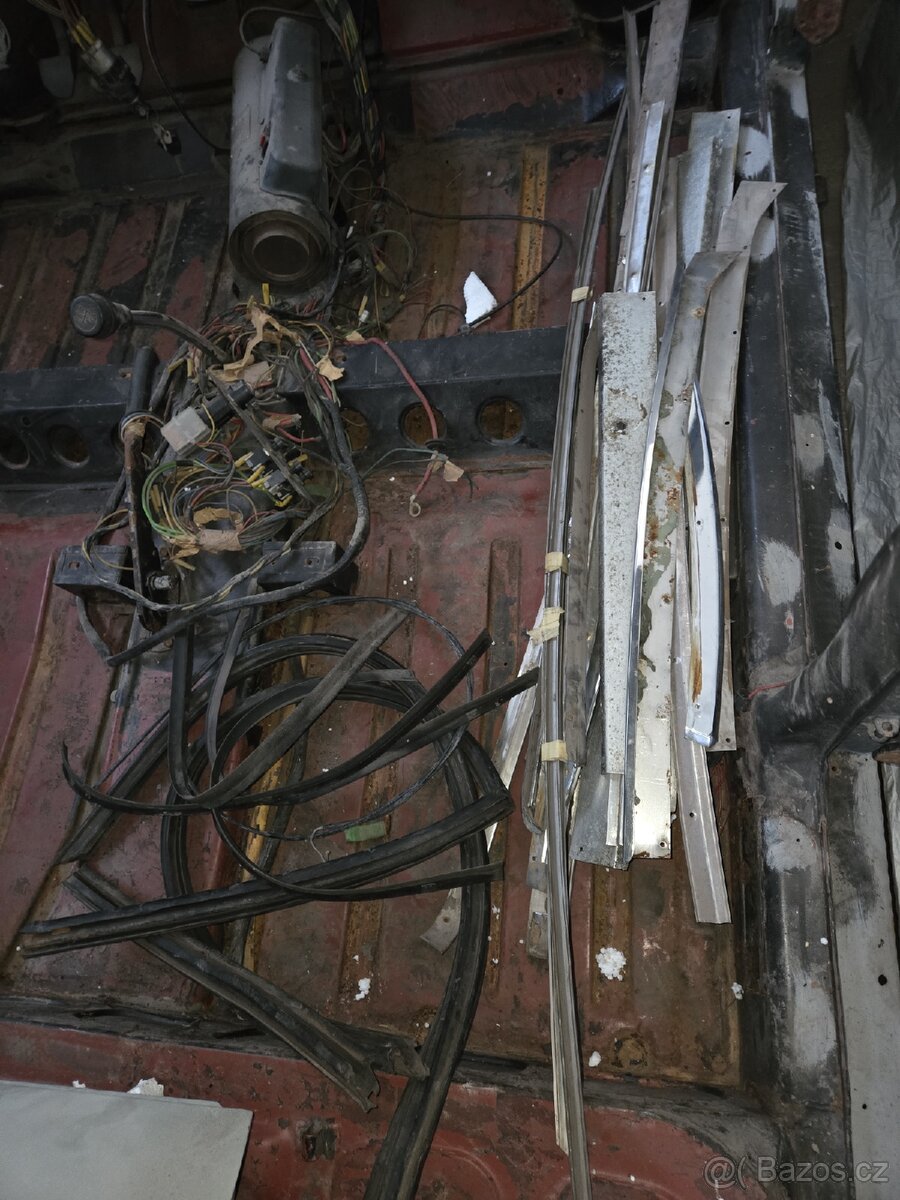 Tatra 613-1 (3) s TP - 16