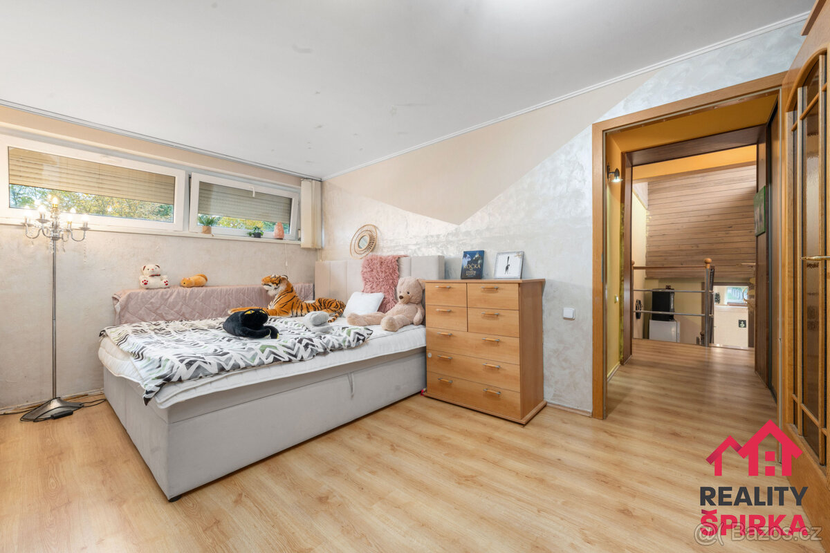 Prodej rodinného domu, CP 787 m2, obec Moravany, okres Pardu - 16