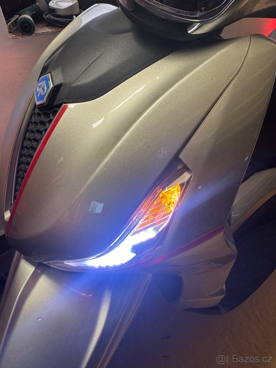 skůtr Piaggio Beverly 400 ZIMNÍ CENA - 16