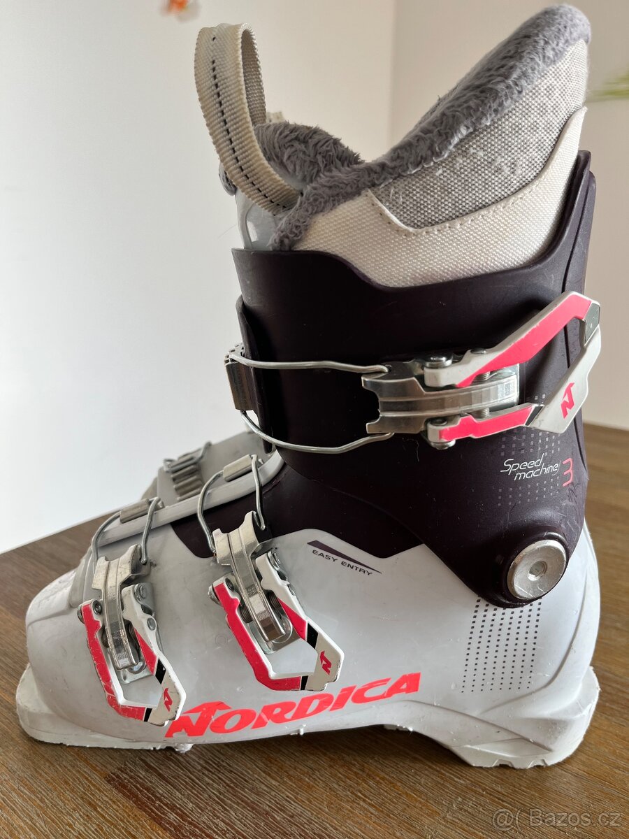 Dětské lyže Salomon + hůlky + lyžařské boty - 16