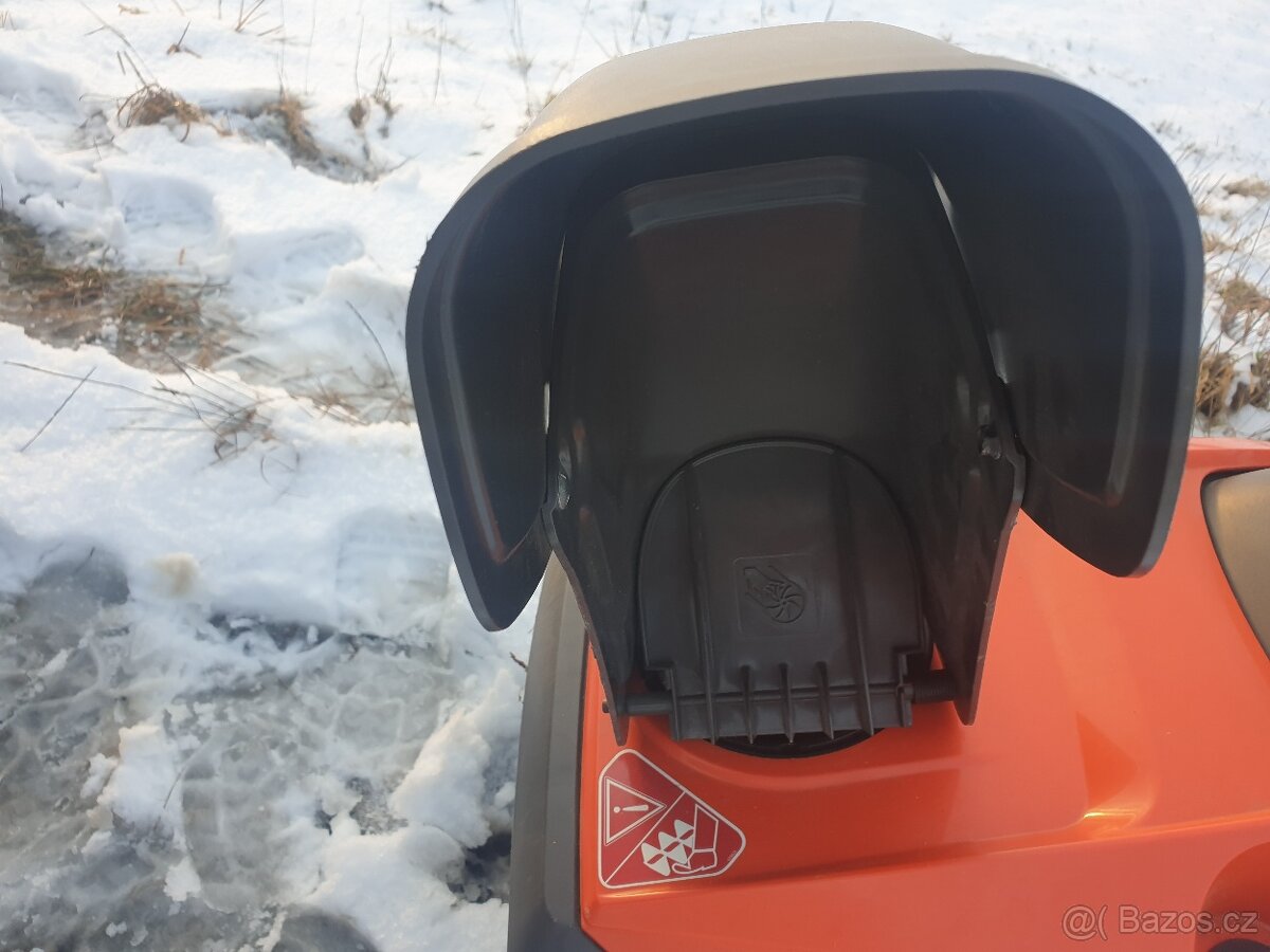Husqvarna sněhová fréza - 16