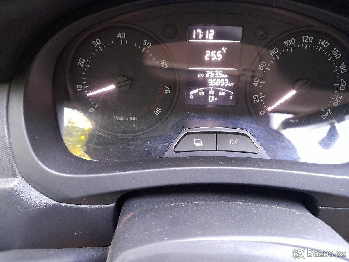 ŠKODA RAPID 1.2 TSI 63KW,2015,96.800KM,NEZ. TOPENÍ,TAŽNÉ - 16