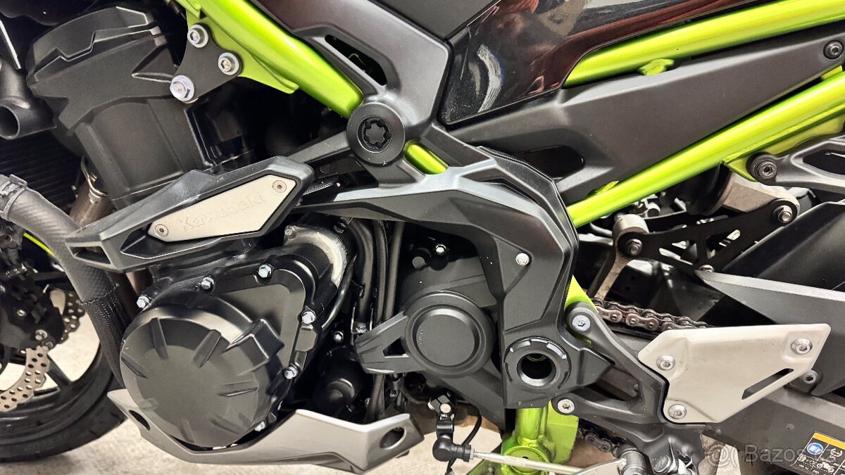 Kawasaki Z900 - po nehodě, vhodná na díly nebo renovaci - 16