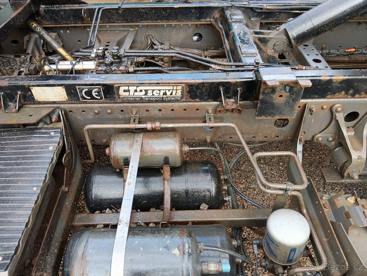 Hákový nosič kontejnerů - 16