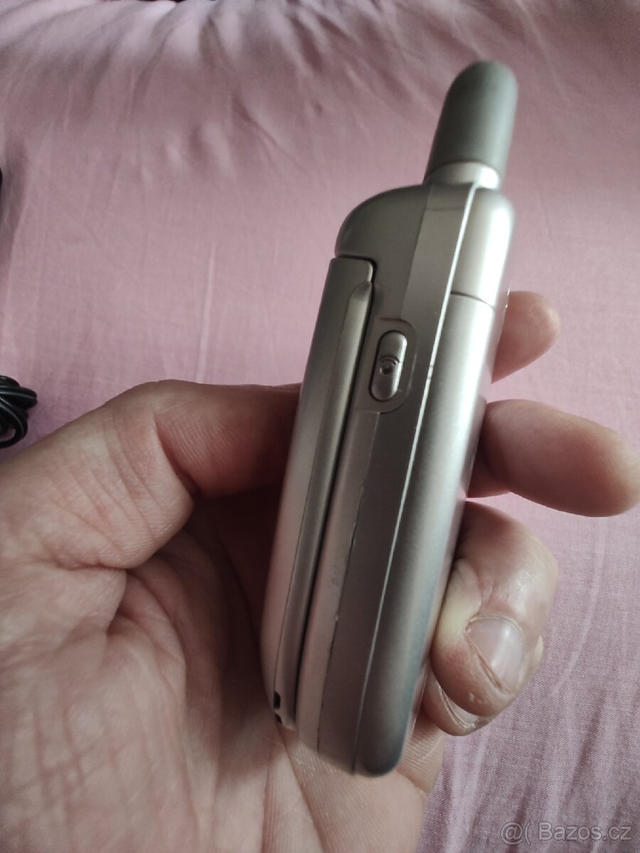 Motorola v220 zánovní - 16