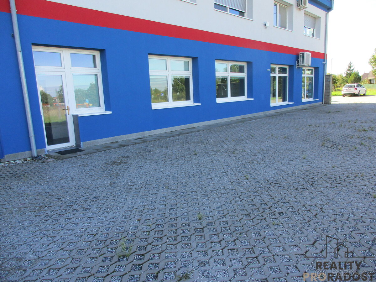 Pronájem nebytových prostor ve Veselí nad Moravou - 16