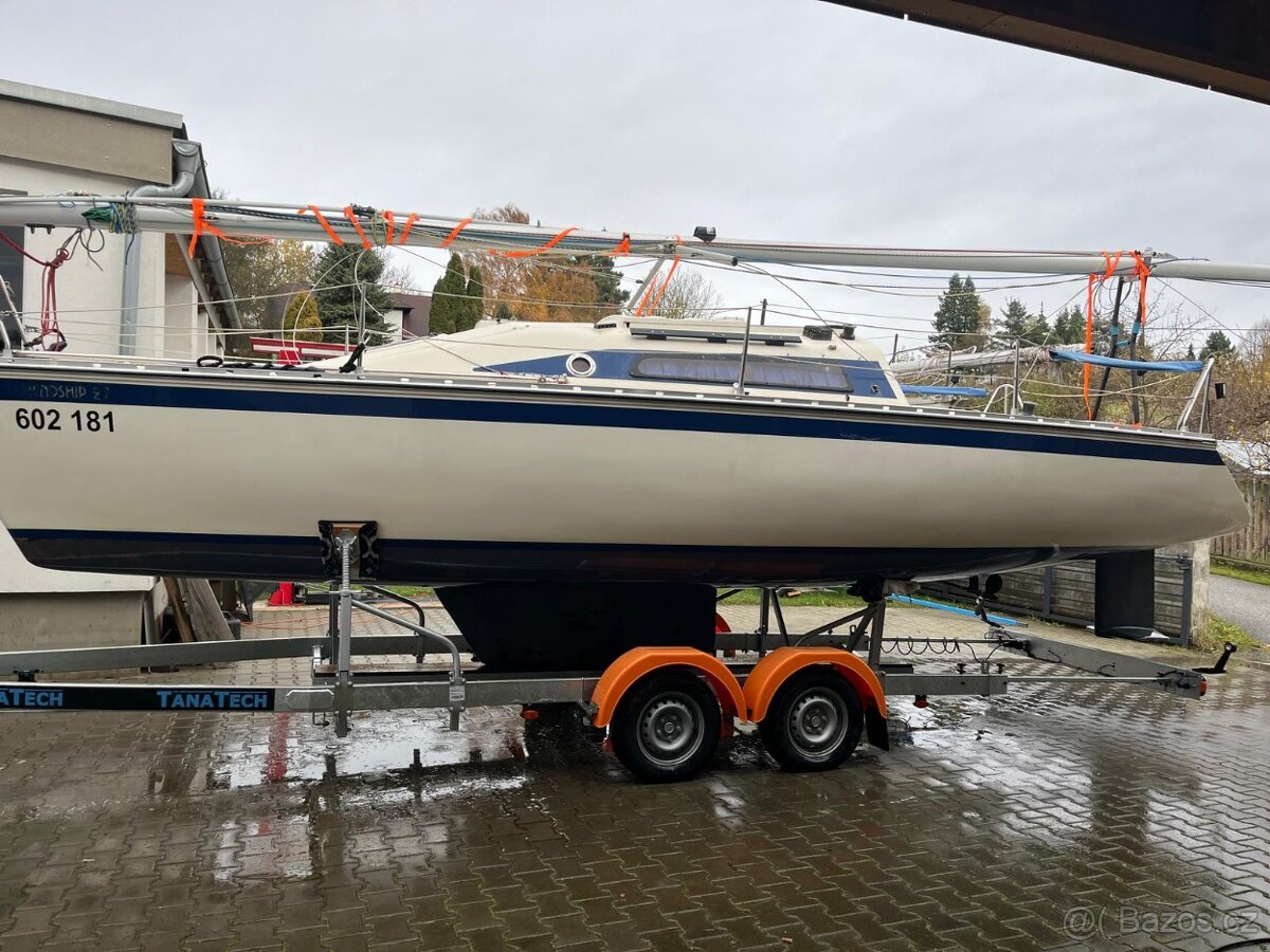 Kajutová plachetnice Friendship 27 - 16