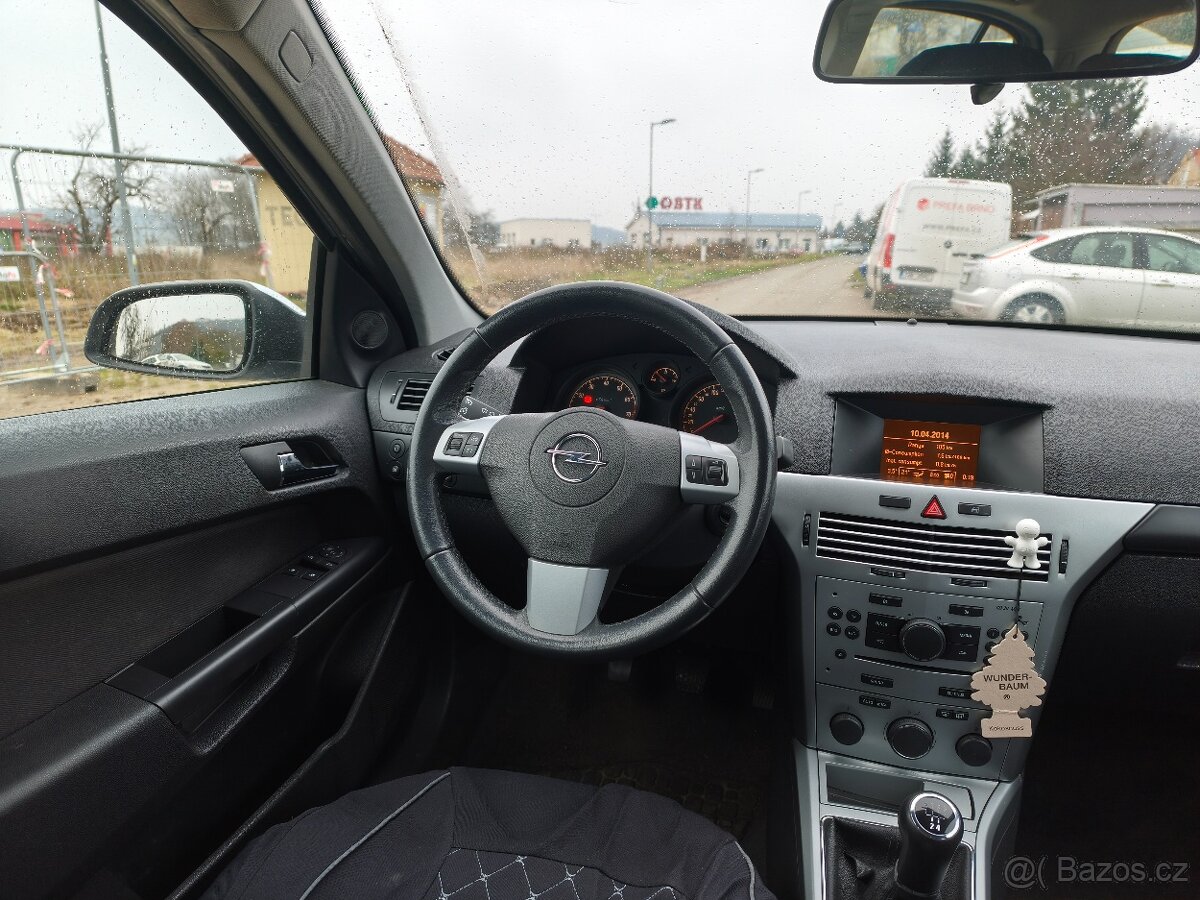 Opel Astra 1.6i - 85 kW + pneu - 16