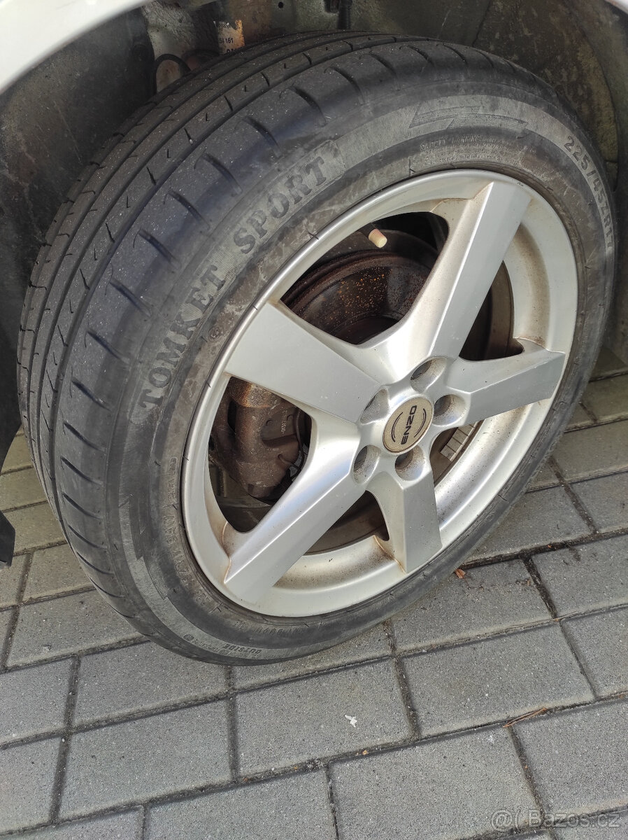 Opel Vectra SW 110 kW rok 2008 - 16