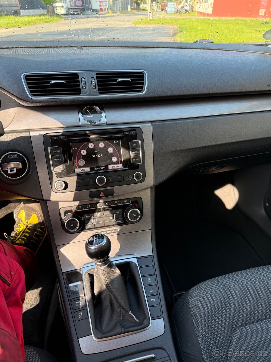 Volkswagen Passat B7 Variant - 16